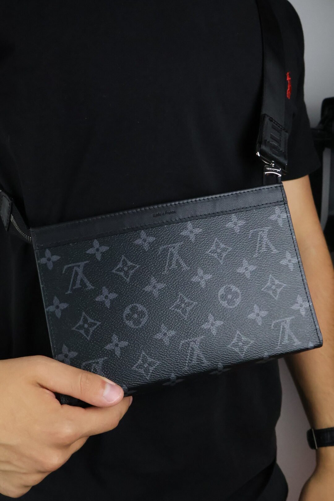 Louis Vuitton Gaston Wearable Wallet Monogram Eclipse Reverse - Slika 4