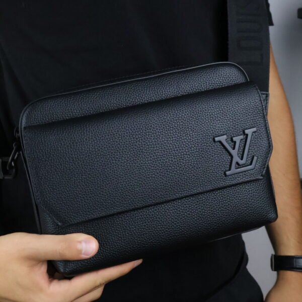Louis Vuitton Noir Leather Pilot Wearable Wallet