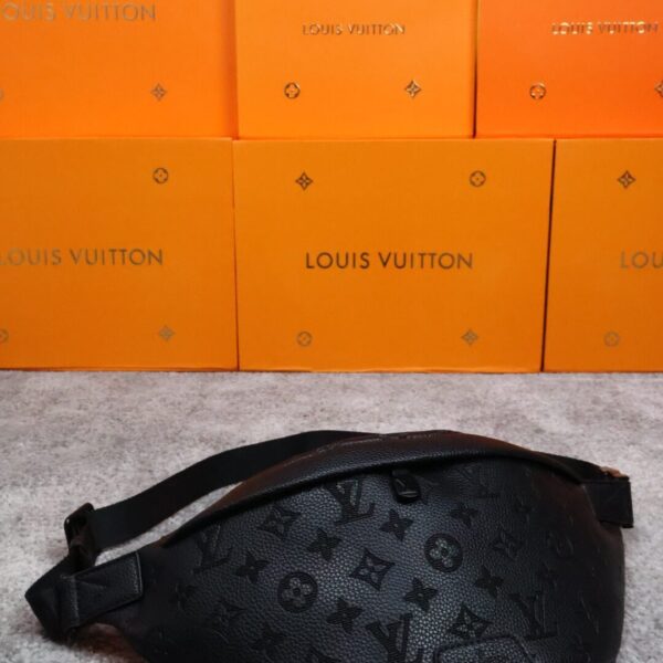 Louis Vuitton Discovery Bumbag