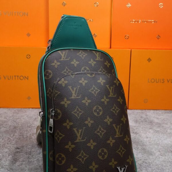 Louis Vuitton Avenue Slingbag