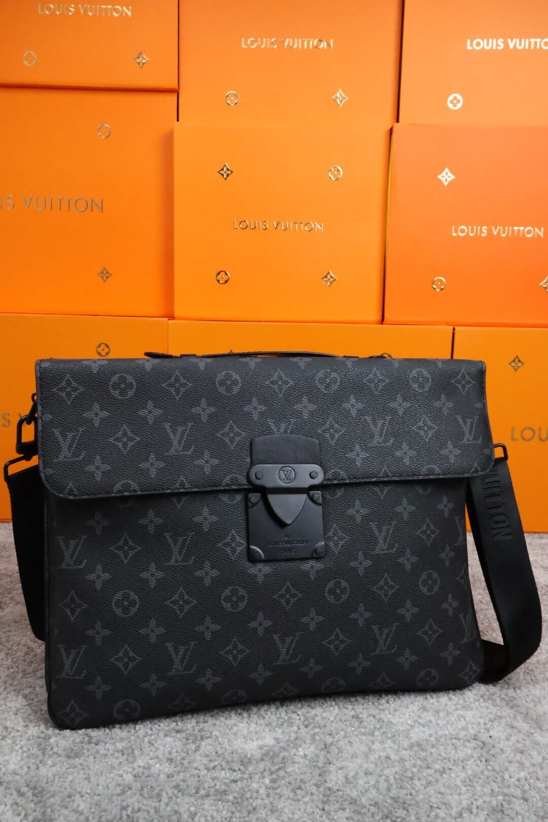 Louis Vuitton messenger - Slika 3
