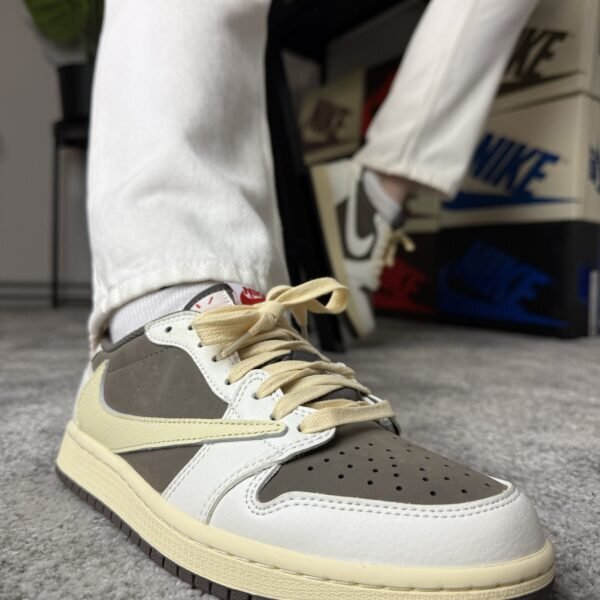 Jordan Travis Scott Light Mocha