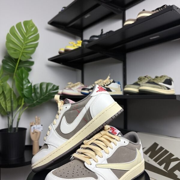 Jordan Travis Scott Light Mocha