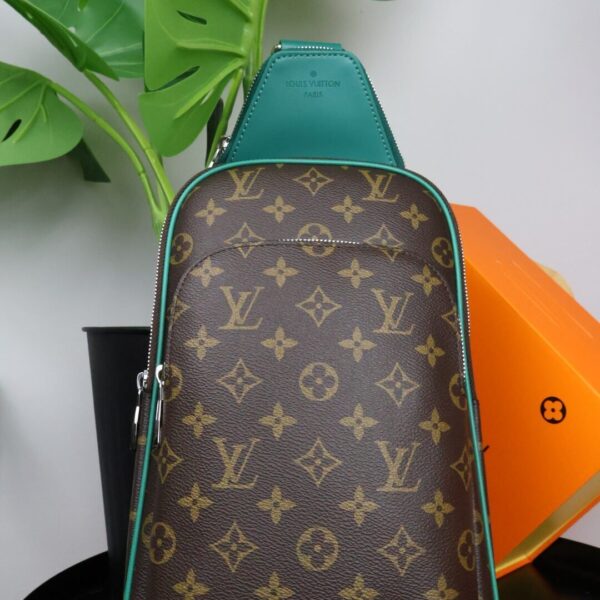 Louis Vuitton Avenue Slingbag