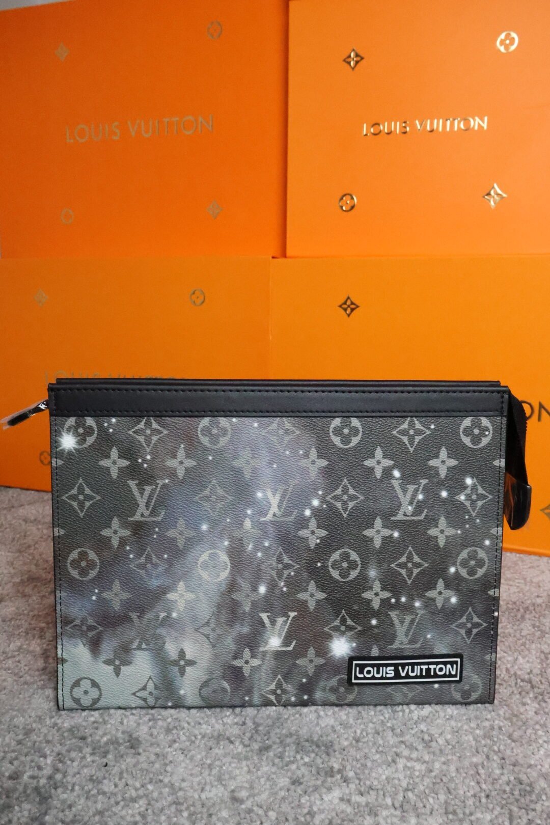Louis Vuitton Monogram Galaxy Pochette Voyage - Slika 2