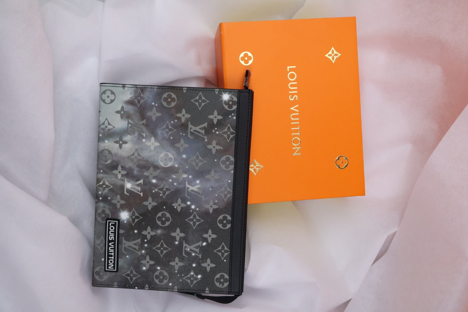 Louis Vuitton Monogram Galaxy Pochette Voyage - Slika 3