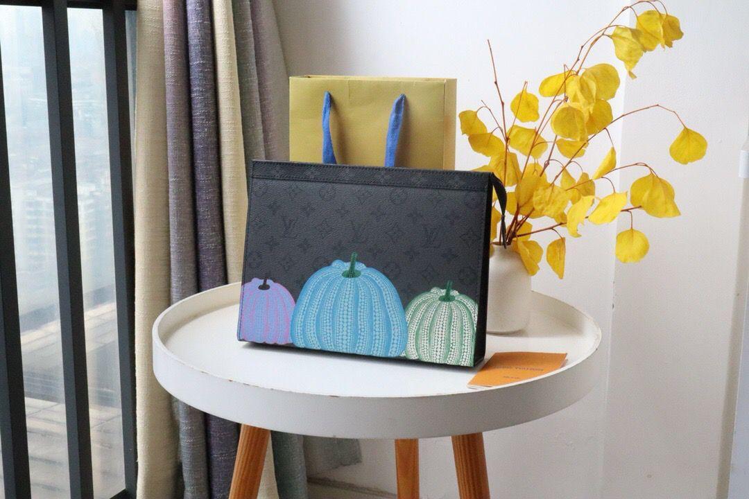 Louis Vuitton Pochette Voyage - Slika 4