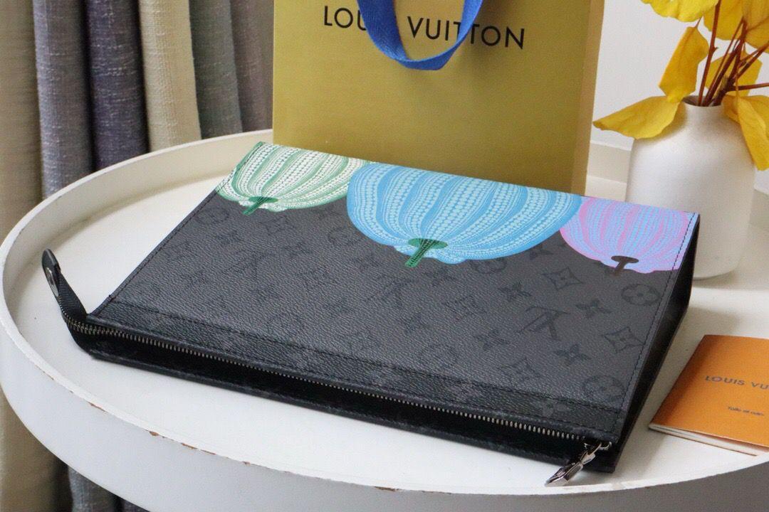 Louis Vuitton Pochette Voyage - Slika 8