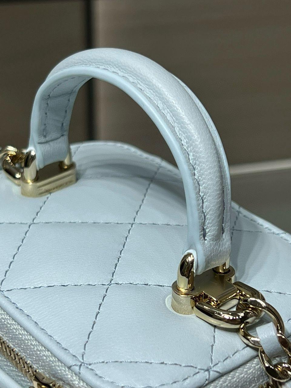 Chanel Mini Top Handle Vanity With Chain Light Blue Lambskin Gold Hard - Slika 2
