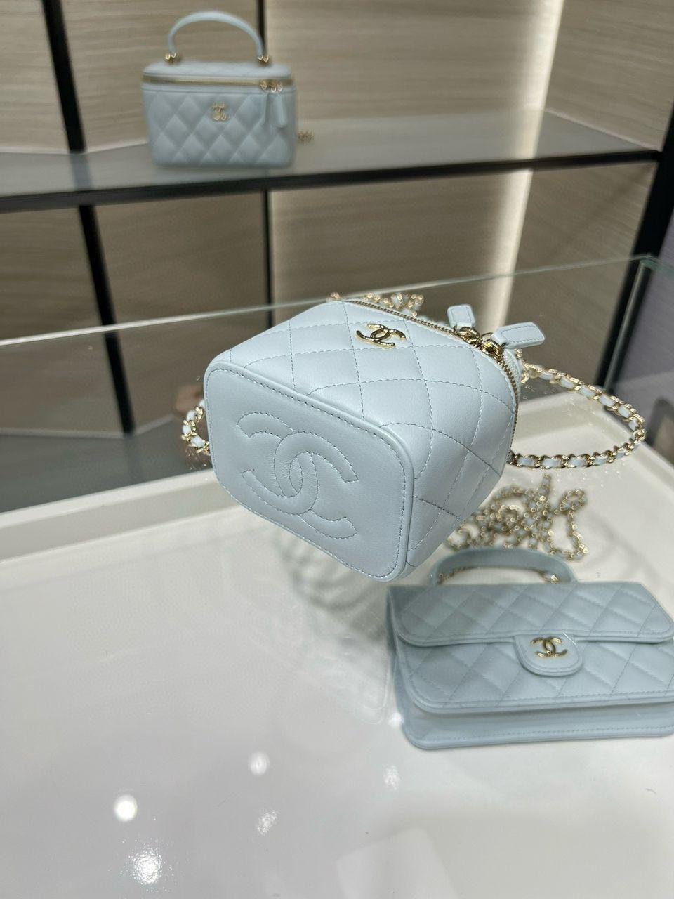 Chanel Mini Top Handle Vanity With Chain Light Blue Lambskin Gold Hard - Slika 6