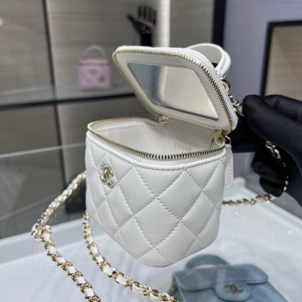Chanel Mini With Chain white Lambskin Gold Hard