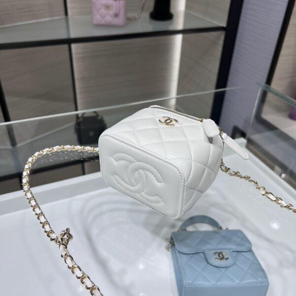 Chanel Mini With Chain white Lambskin Gold Hard