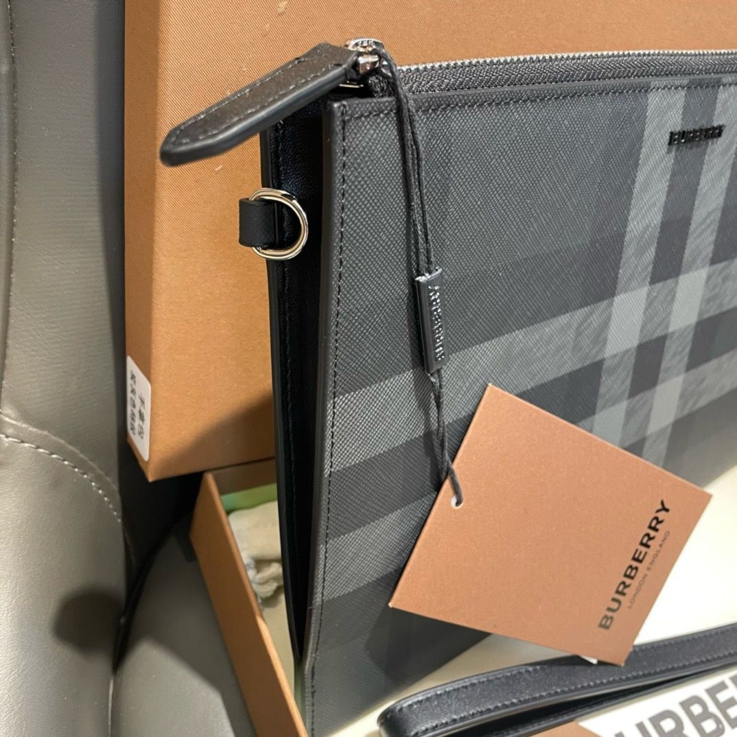 Burberry Edin Check E-canvas Pouch In Charcoal - Slika 4