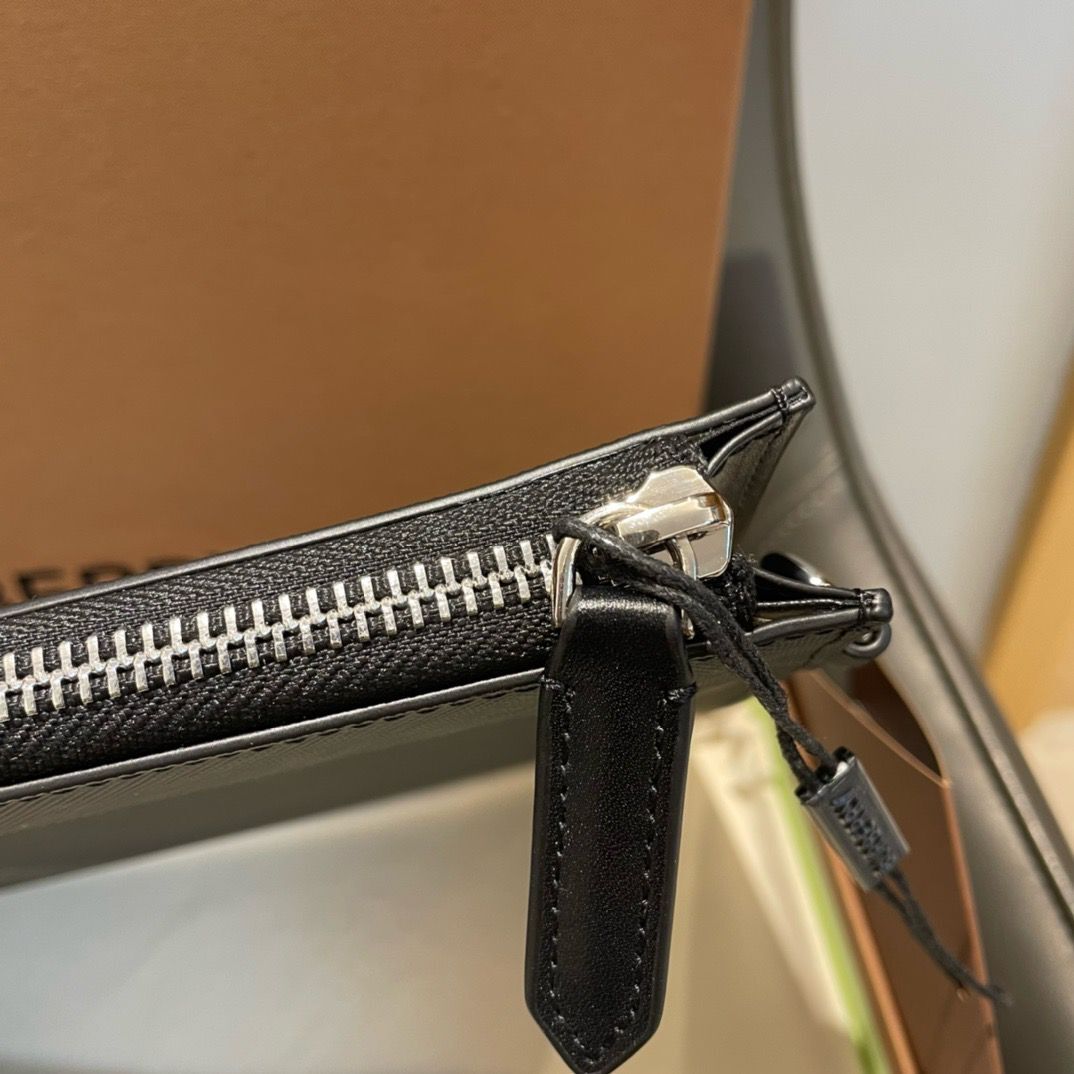 Burberry Edin Check E-canvas Pouch In Charcoal - Slika 9