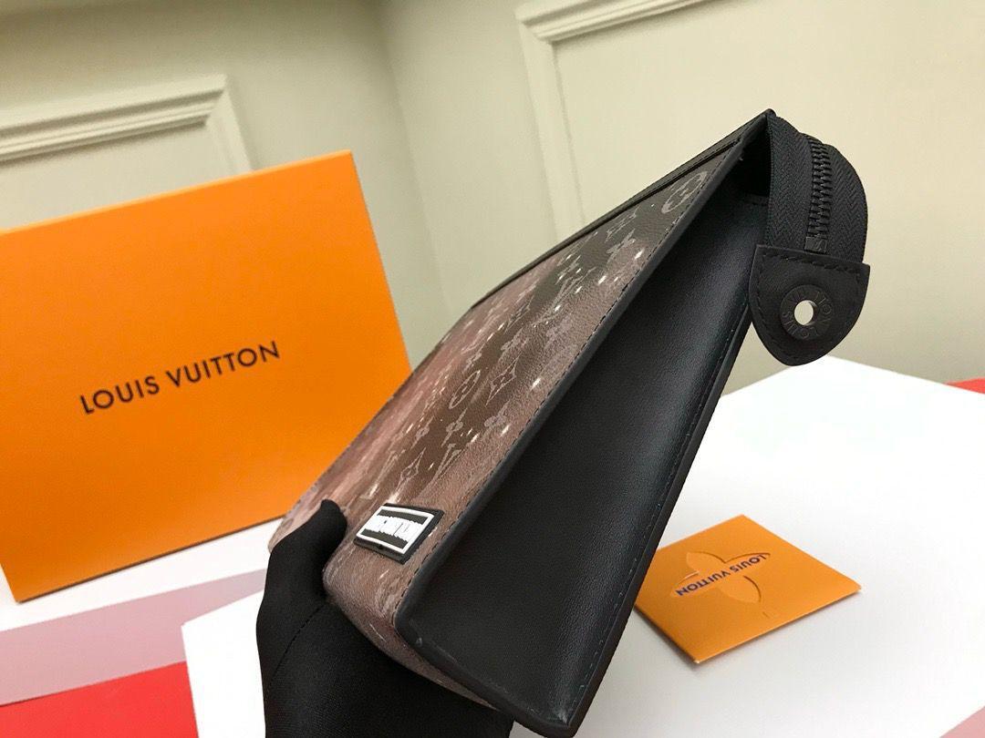 Louis Vuitton Monogram Galaxy Pochette Voyage - Slika 11