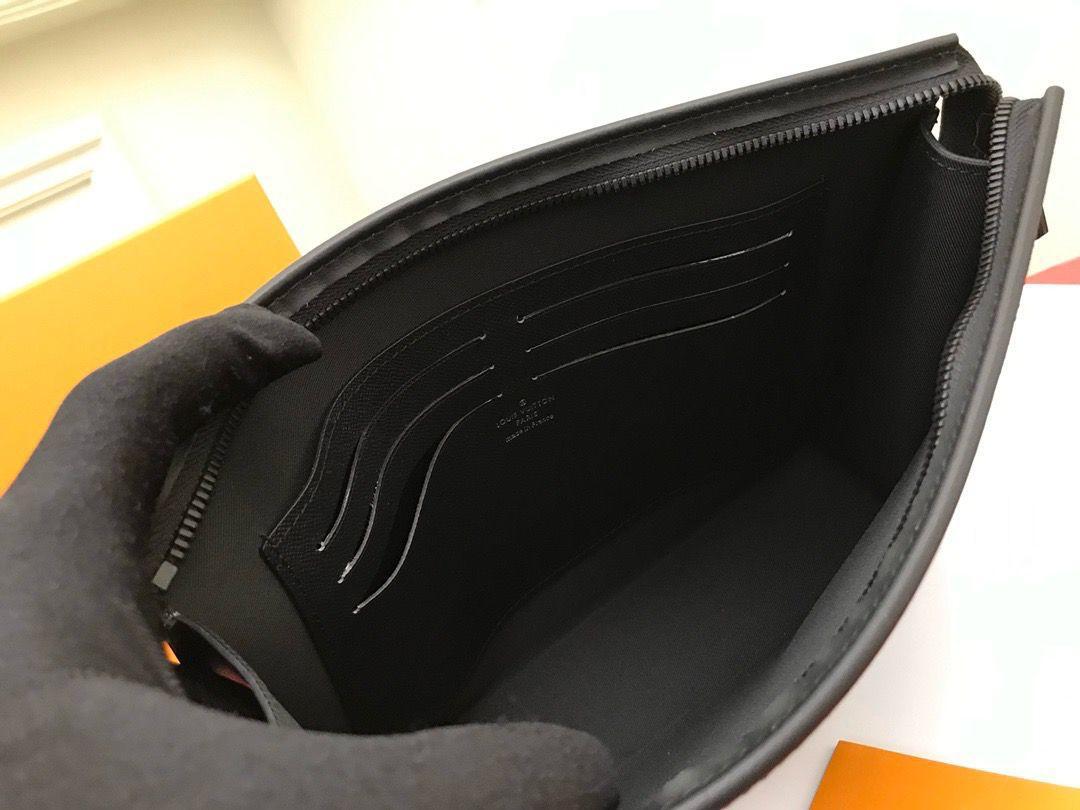 Louis Vuitton Monogram Galaxy Pochette Voyage - Slika 12