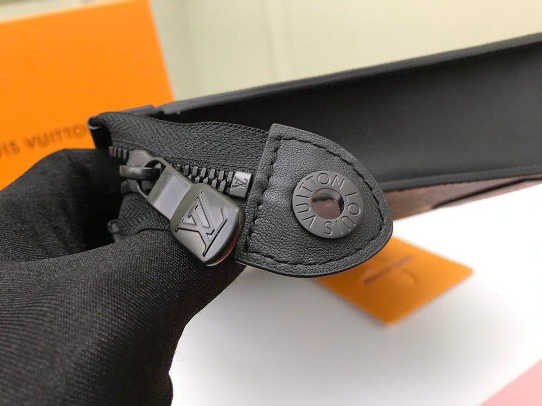 Louis Vuitton Monogram Galaxy Pochette Voyage - Slika 13