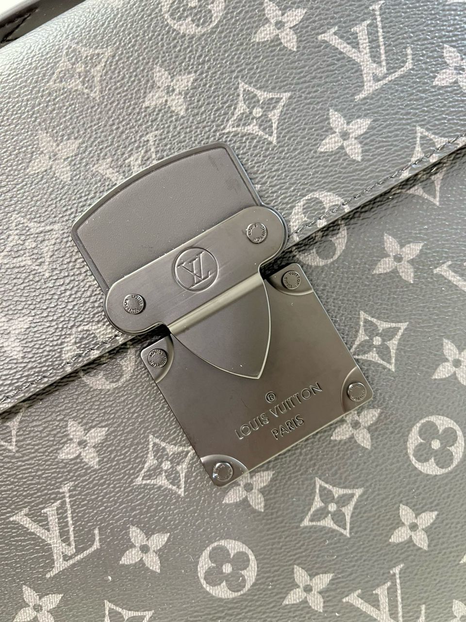 Louis Vuitton messenger - Slika 9