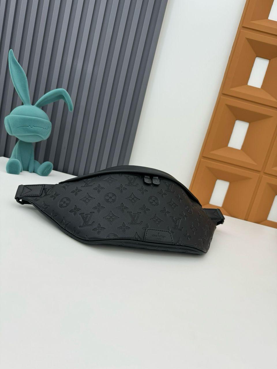 Louis Vuitton Discovery Bumbag