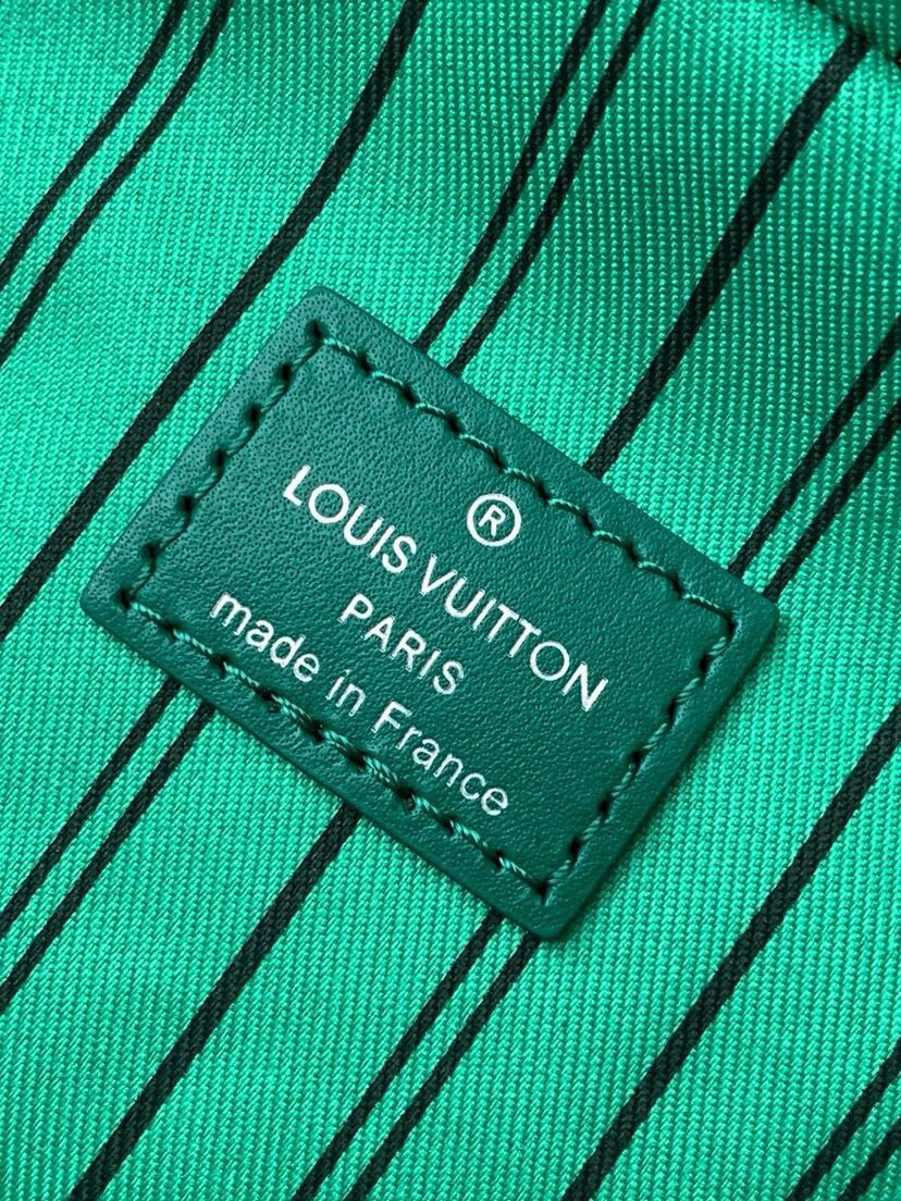 Louis Vuitton Avenue Slingbag