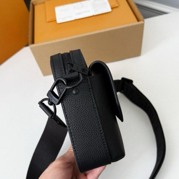 Louis Vuitton Noir Leather Pilot Wearable Wallet