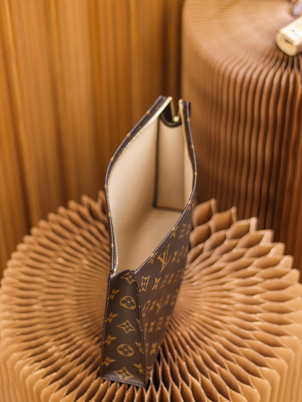 Louis Vuitton Toiletry Pouch 26 Monogram Brown