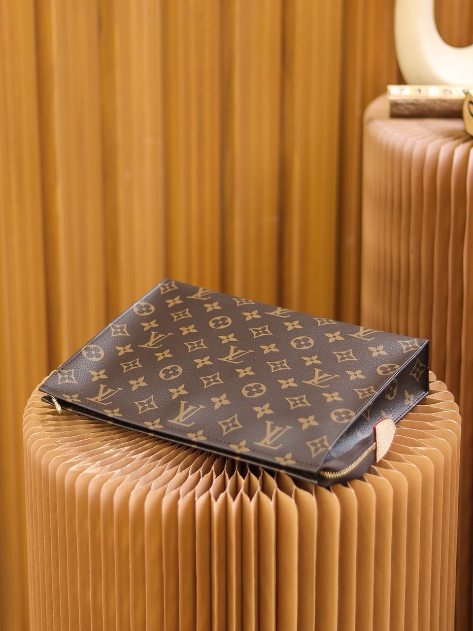 Louis Vuitton Toiletry Pouch 26 Monogram Brown