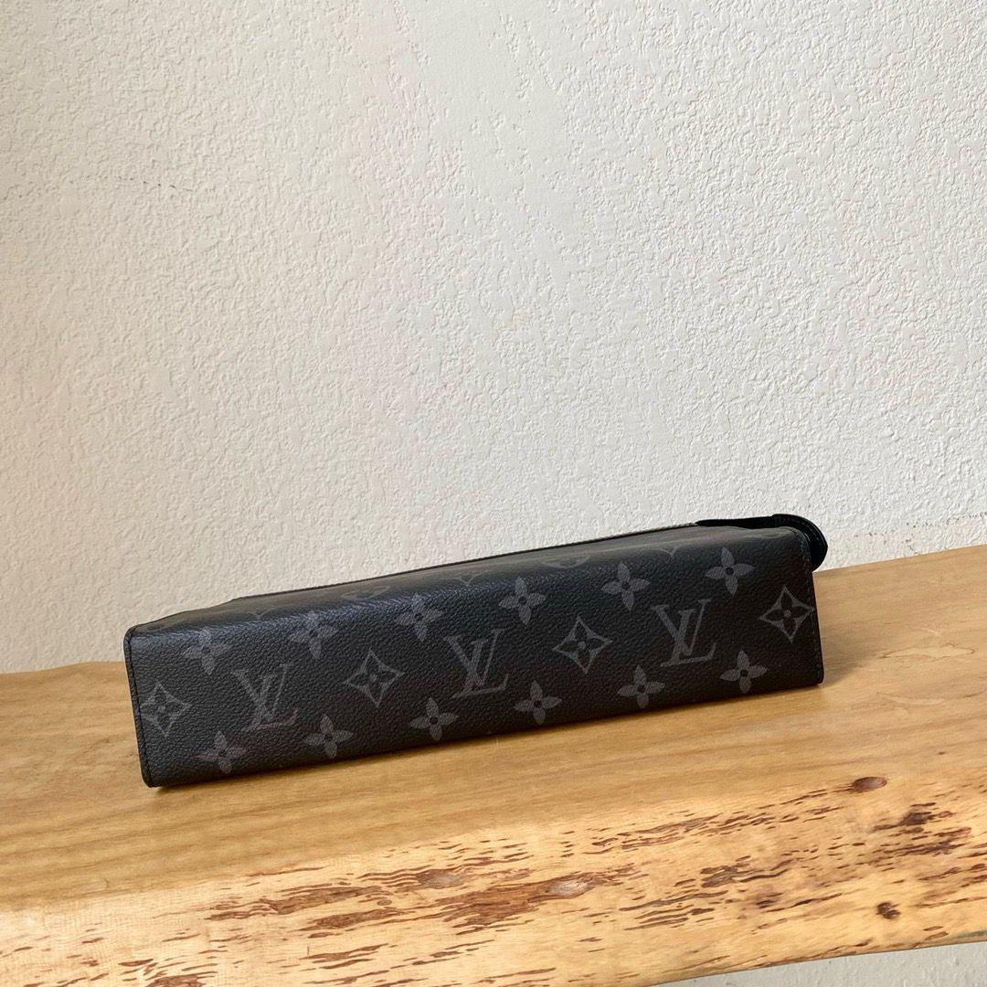 Louis Vuitton Gaston Wearable Wallet