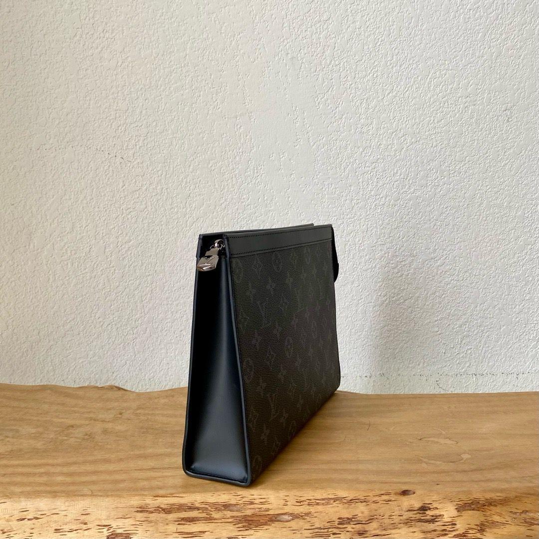 Louis Vuitton Gaston Wearable Wallet