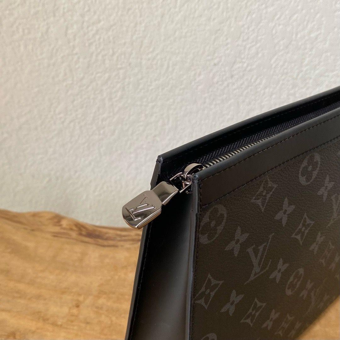 Louis Vuitton Gaston Wearable Wallet