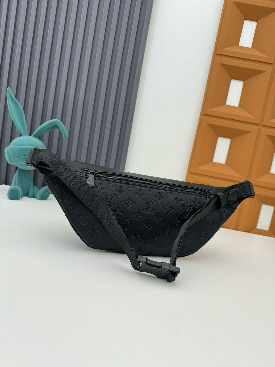 Louis Vuitton Discovery Bumbag