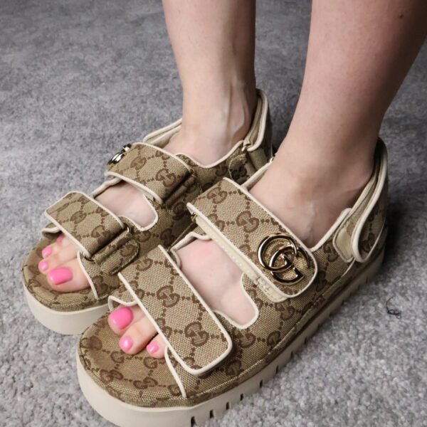 Gucci Sandale Marmont GG Beige