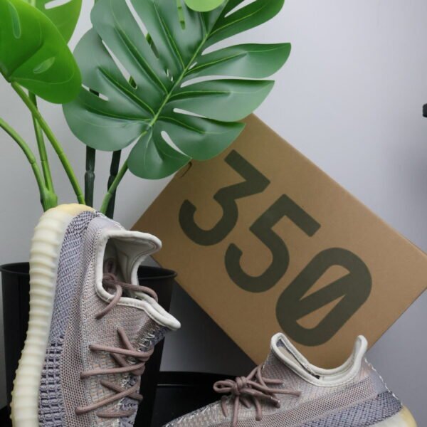 Yeezy Boost 350 V2 "ASH PEARL"