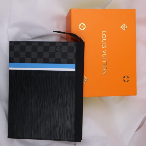 LOUIS VUITTON Pochette Voyage MM Graphite Damier