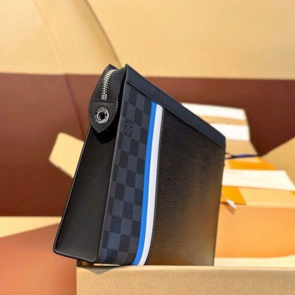 LOUIS VUITTON Pochette Voyage MM Graphite Damier