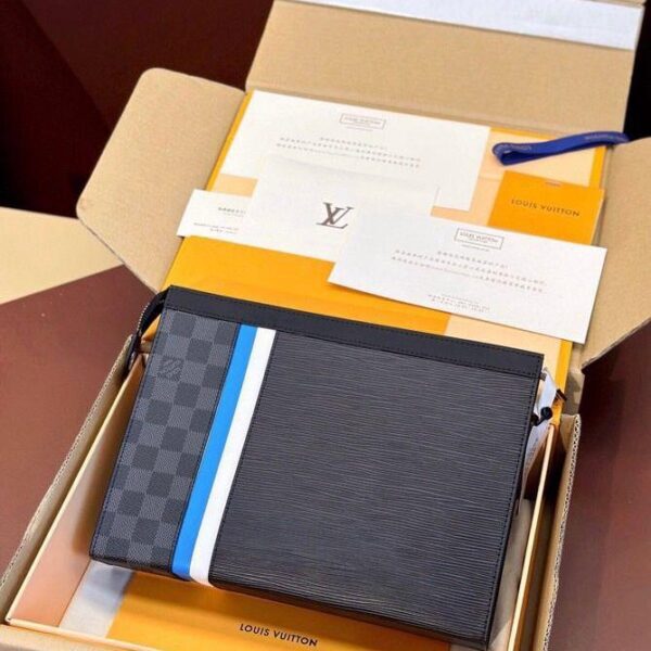 LOUIS VUITTON Pochette Voyage MM Graphite Damier