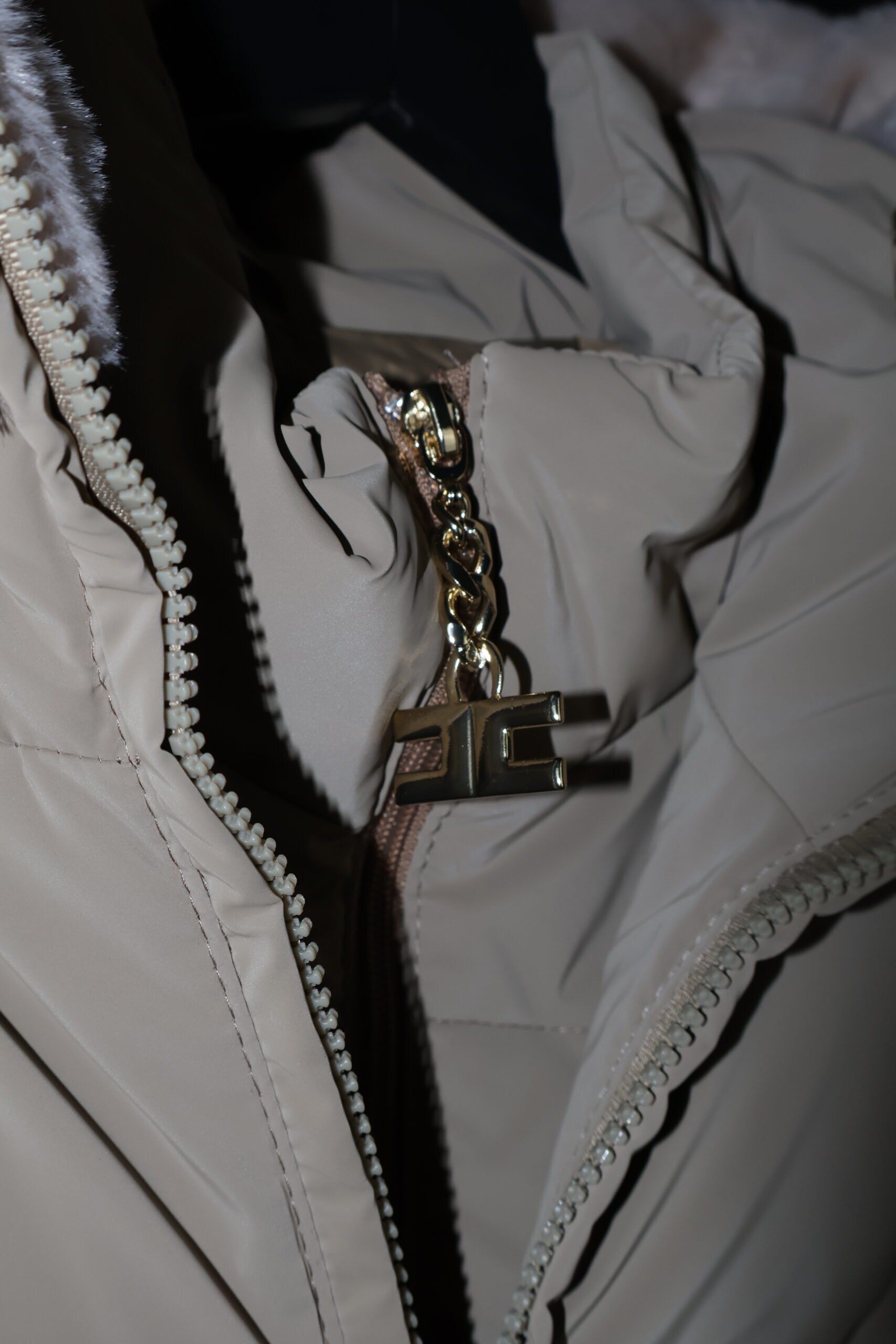 Elisabetta Franchi Beige Down Jakna - Slika 5