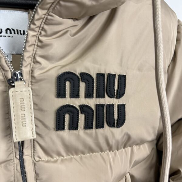 Miu Miu Beige Down Jakna