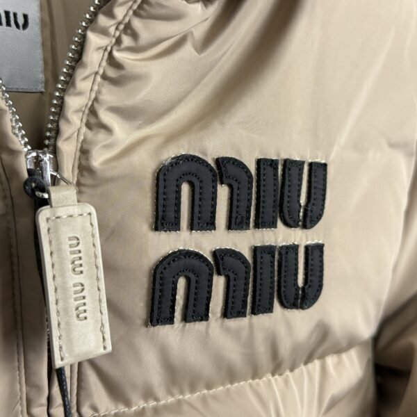 Miu Miu Beige Down Jakna