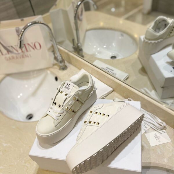 Valentino Garavani Rockstud White/Gold Leather Flatform