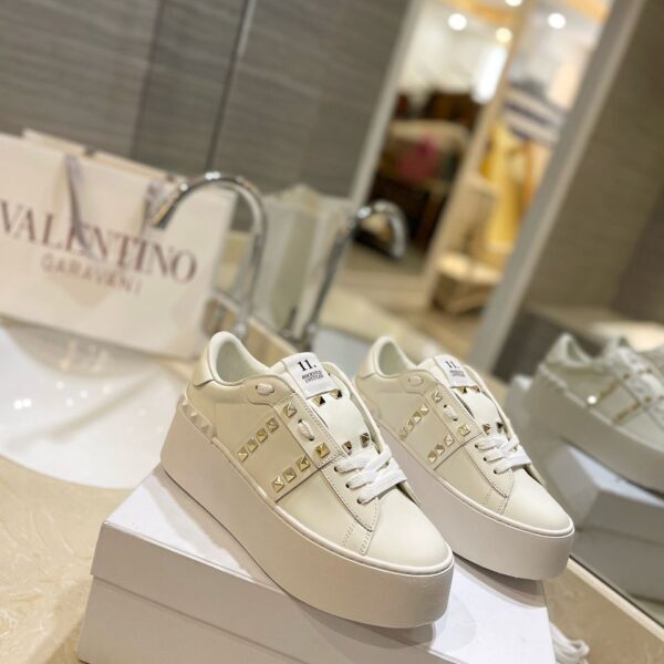 Valentino Garavani Rockstud White/Gold Leather Flatform