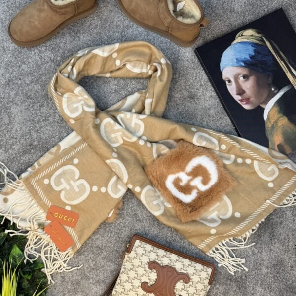 Gucci Šal Design Logo