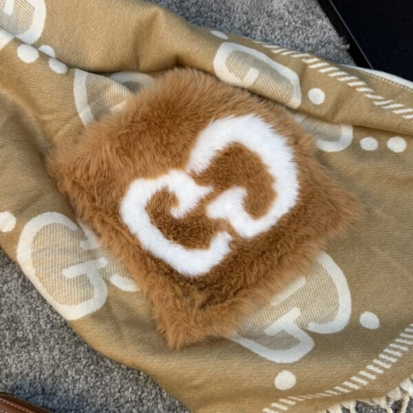 Gucci Šal Design Logo