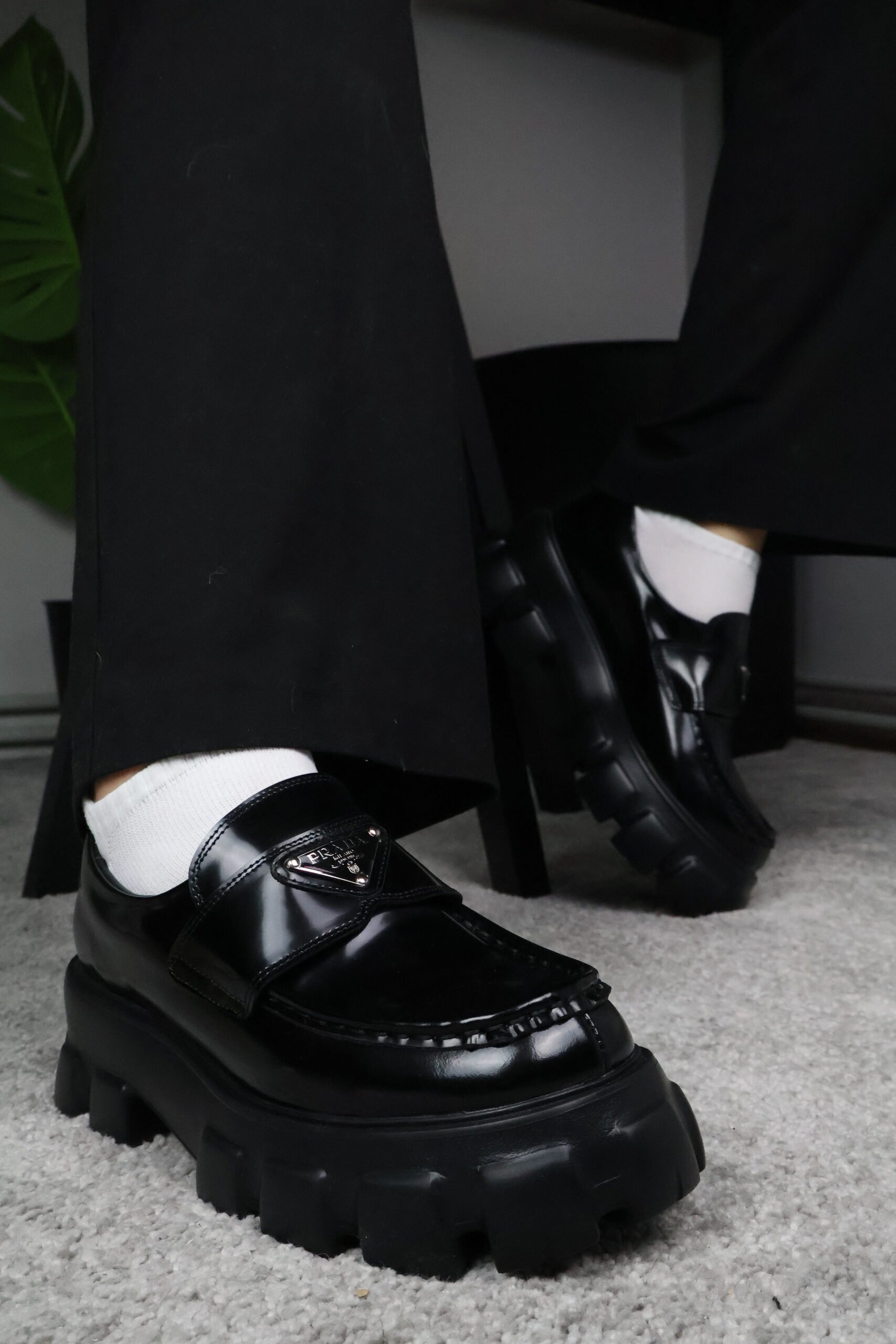 Prada Monolith leather Loafers Black - Slika 4