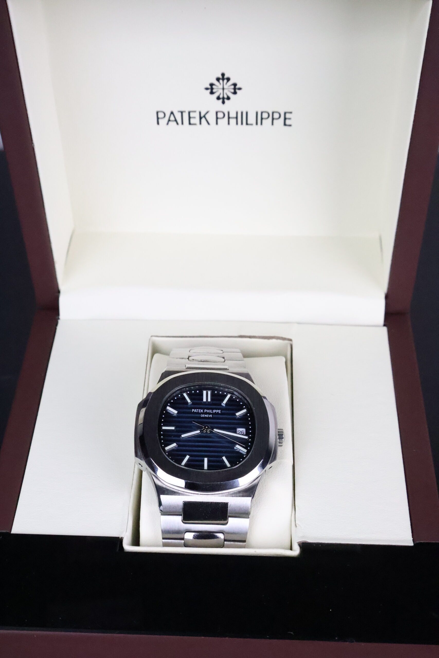 Patek Philippe Nautilus 39 - Slika 2