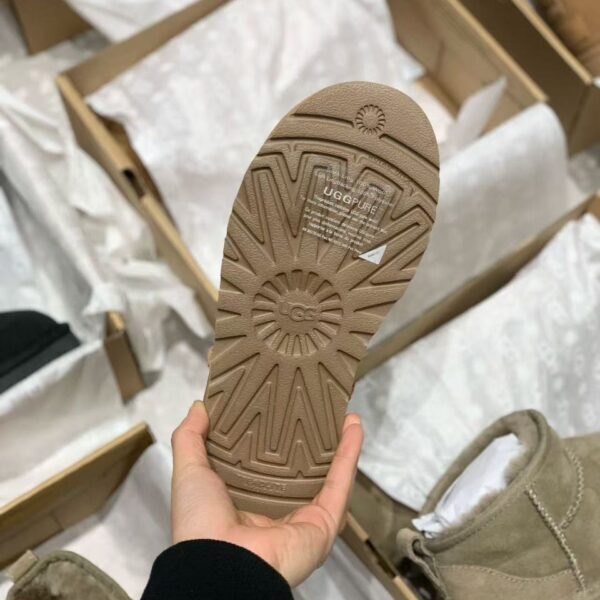 UGG Classic Ultra Mini Beige