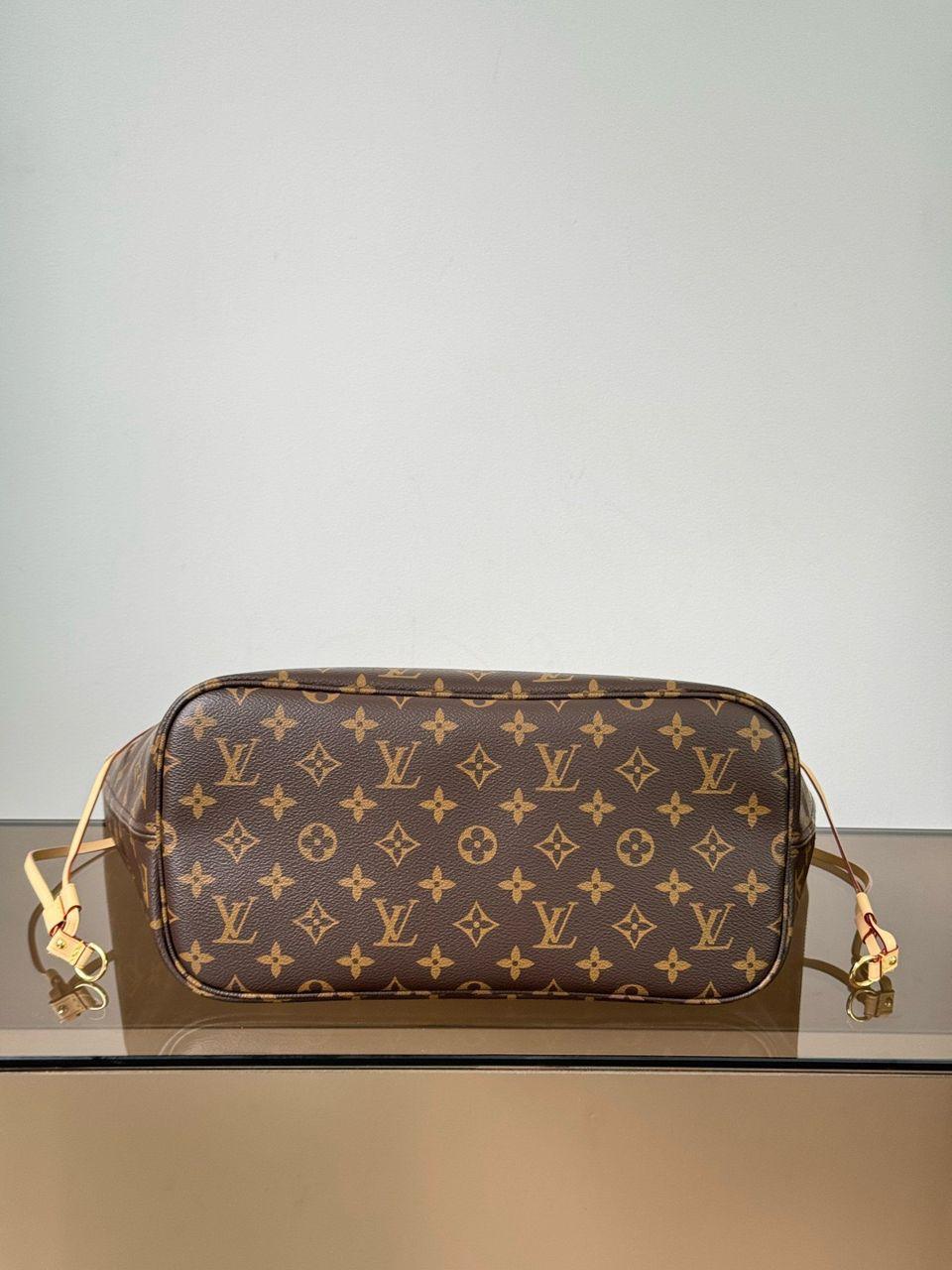 Louis Vuitton Monogram Neverfull Tote Bag