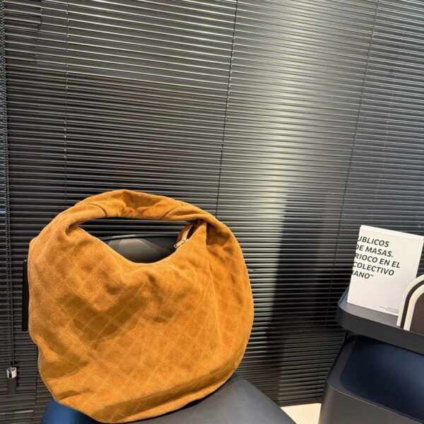 Yves Saint Laurent Hobo Shoulder Bag Suede