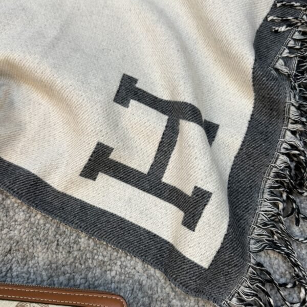 Hermes Šal Grey/White