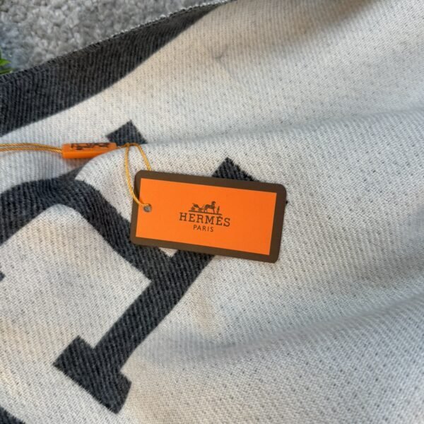 Hermes Šal Grey/White